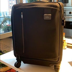 Tumi 22” continental expandable wheeled carry on